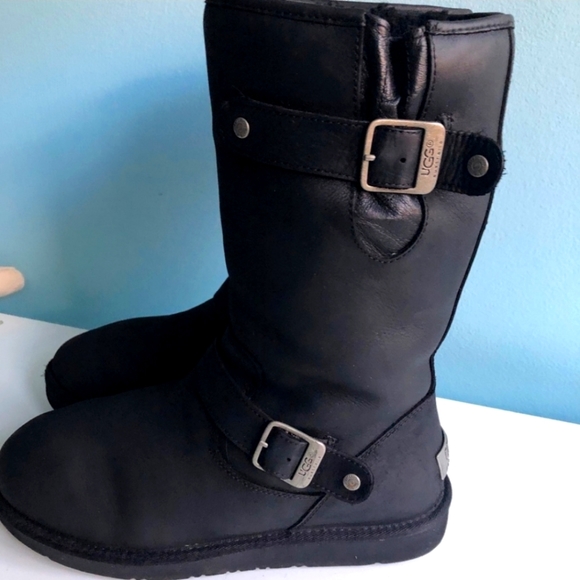 UGG Shoes - Leather Ugg Boots size 10 like new